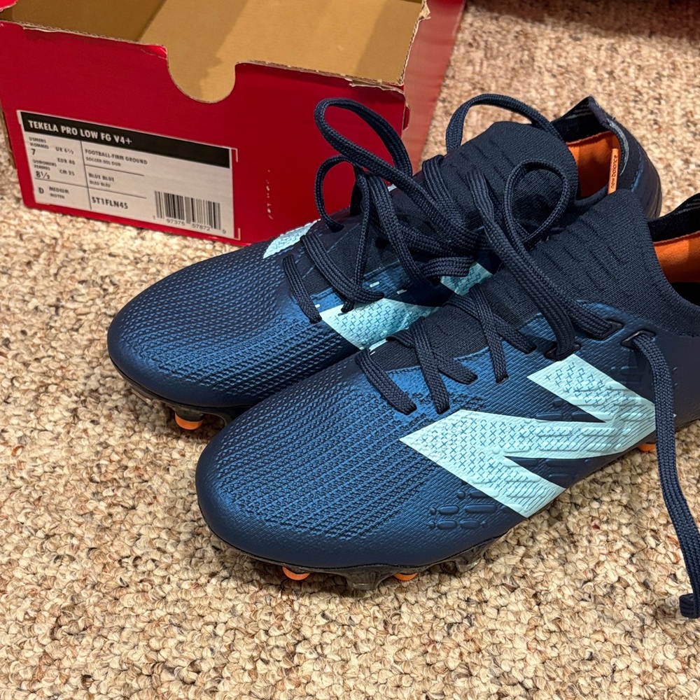 New Balance Tekelas V4+ Pro Low Soccer Clears